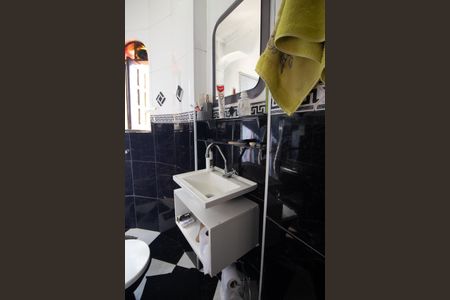 Casa à venda com 286m², 3 quartos e 3 vagasBanheiro 2