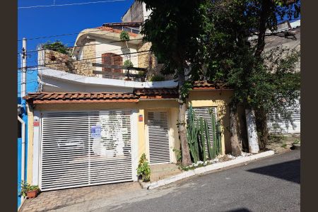 Casa à venda com 286m², 3 quartos e 3 vagasFachada + Placa