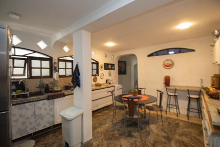 Casa à venda com 286m², 3 quartos e 3 vagasCozinha