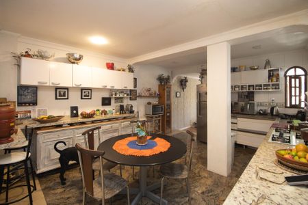 Casa à venda com 286m², 3 quartos e 3 vagasCozinha