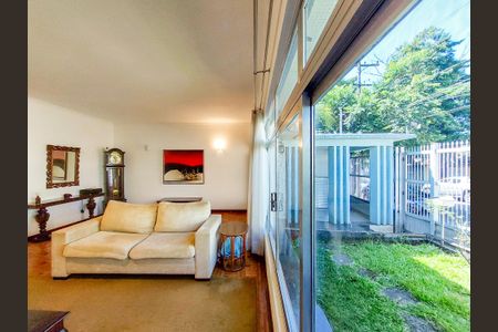 Casa à venda com 225m², 3 quartos e 2 vagasSala