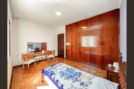 Casa à venda com 225m², 3 quartos e 2 vagasQuarto 2