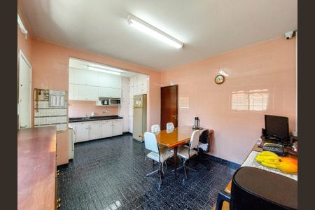 Casa à venda com 225m², 3 quartos e 2 vagasCozinha