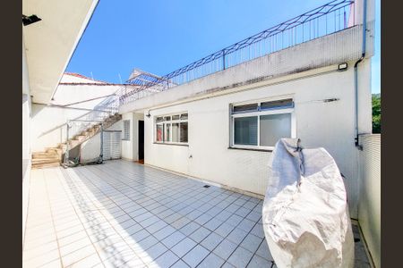 Casa à venda com 225m², 3 quartos e 2 vagasÁrea Externa