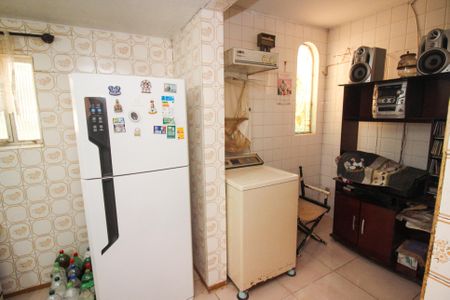Casa à venda com 150m², 3 quartos e 2 vagas Casa à venda com 150m², 3 quartos e 2 vagasCozinha e Área de Serviço