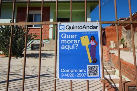 Casa à venda com 150m², 3 quartos e 2 vagas Casa à venda com 150m², 3 quartos e 2 vagasFachada e placa