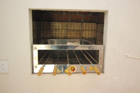 Casa à venda com 150m², 3 quartos e 2 vagas Casa à venda com 150m², 3 quartos e 2 vagasVaranda - Churrasqueira