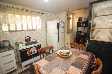 Casa à venda com 150m², 3 quartos e 2 vagas Casa à venda com 150m², 3 quartos e 2 vagasCozinha e Área de Serviço