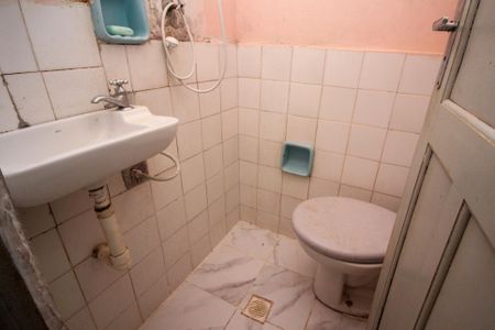 Casa à venda com 150m², 3 quartos e 2 vagas Casa à venda com 150m², 3 quartos e 2 vagasBanheiro da Suíte