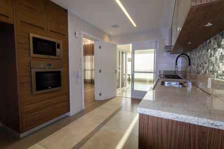 Apartamento à venda com 189m², 3 quartos e 3 vagasCozinha