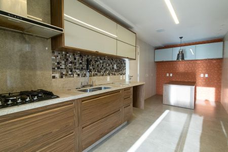 Apartamento à venda com 189m², 3 quartos e 3 vagasCozinha