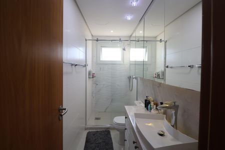 Apartamento à venda com 131m², 2 quartos e 3 vagasBanheiro da Suíte 2