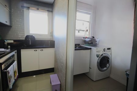 Apartamento à venda com 131m², 2 quartos e 3 vagasCozinha e Área de Serviço
