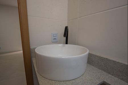 Apartamento à venda com 54m², 2 quartos e 1 vaga Apartamento à venda com 54m², 2 quartos e 1 vagaBanheiro