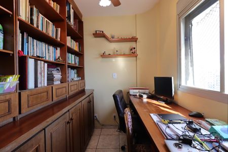 Apartamento à venda com 141m², 3 quartos e 2 vagasQuarto de Serviço