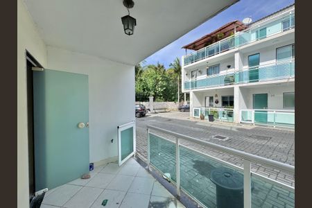 Casa de condomínio à venda com 132m², 3 quartos e 1 vaga Casa de condomínio à venda com 132m², 3 quartos e 1 vagaVaranda