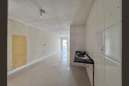 Casa de condomínio à venda com 132m², 3 quartos e 1 vaga Casa de condomínio à venda com 132m², 3 quartos e 1 vagaCozinha