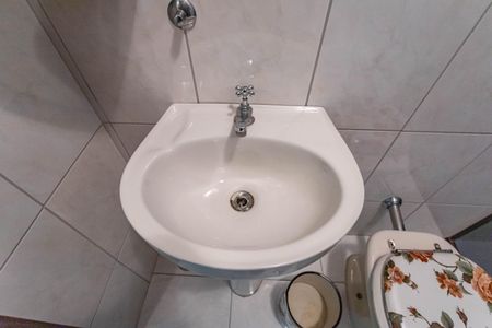 Casa à venda com 180m², 3 quartos e 2 vagas Casa à venda com 180m², 3 quartos e 2 vagasBanheiro social 1