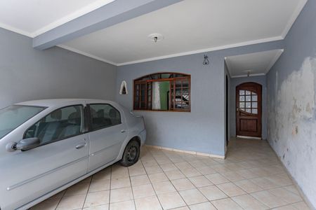 Casa à venda com 180m², 3 quartos e 2 vagas Casa à venda com 180m², 3 quartos e 2 vagasGaragem