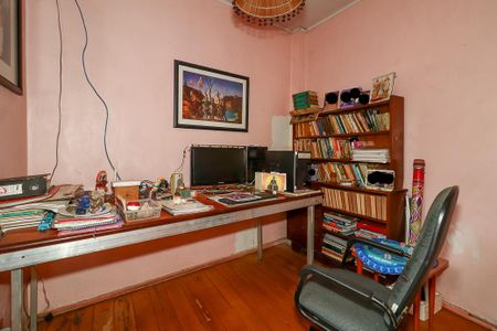 Casa à venda com 380m², 5 quartos e 2 vagasSuíte