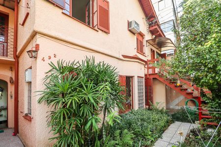 Casa à venda com 380m², 5 quartos e 2 vagasFachada