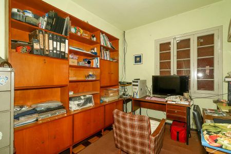 Casa à venda com 380m², 5 quartos e 2 vagasEscritório