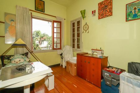 Casa à venda com 380m², 5 quartos e 2 vagasQuarto 4