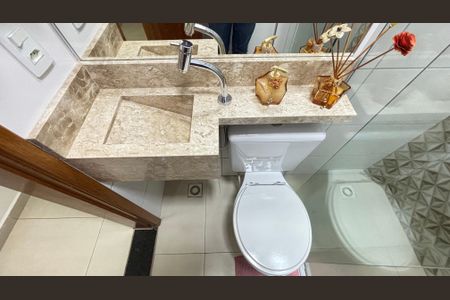 Apartamento à venda com 96m², 2 quartos e 1 vaga Apartamento à venda com 96m², 2 quartos e 1 vagaBanheiro