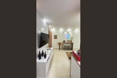 Apartamento à venda com 96m², 2 quartos e 1 vaga Apartamento à venda com 96m², 2 quartos e 1 vagaSala