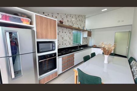 Apartamento à venda com 96m², 2 quartos e 1 vaga Apartamento à venda com 96m², 2 quartos e 1 vagaCobertura - Cozinha