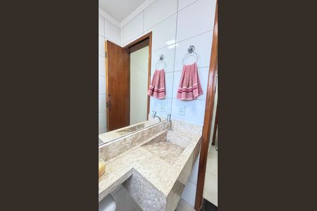 Apartamento à venda com 96m², 2 quartos e 1 vaga Apartamento à venda com 96m², 2 quartos e 1 vagaBanheiro da Suíte