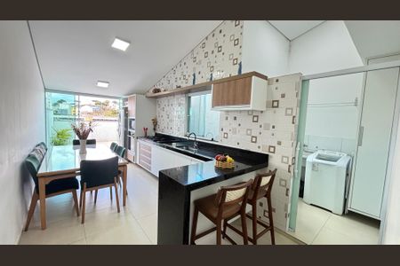 Apartamento à venda com 96m², 2 quartos e 1 vaga Apartamento à venda com 96m², 2 quartos e 1 vagaCobertura - Cozinha
