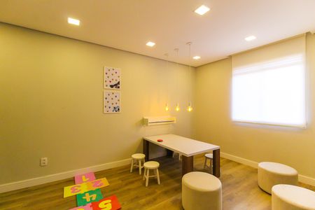 Apartamento à venda com 33m², 2 quartos e sem vaga Apartamento à venda com 33m², 2 quartos e sem vagaBrinquedoteca