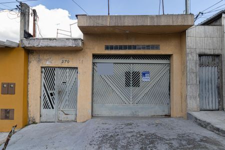 Casa à venda com 220m², 3 quartos e 2 vagas Casa à venda com 220m², 3 quartos e 2 vagasFachada+Placa