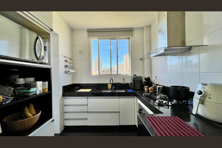 Apartamento à venda com 180m², 3 quartos e 2 vagasCozinha