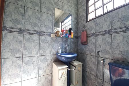 Casa à venda com 159m², 2 quartos e 2 vagas Casa à venda com 159m², 2 quartos e 2 vagasBanheiro