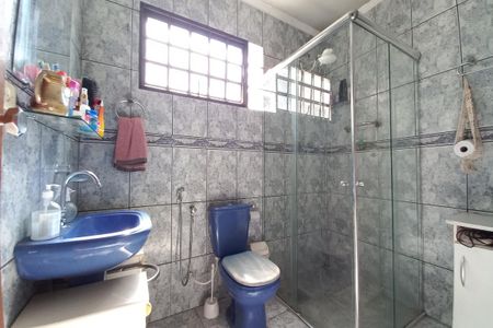 Casa à venda com 159m², 2 quartos e 2 vagas Casa à venda com 159m², 2 quartos e 2 vagasBanheiro