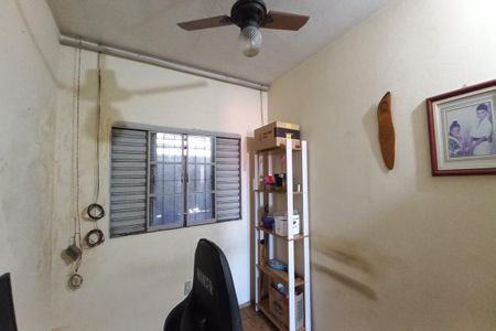 Casa à venda com 159m², 2 quartos e 2 vagas Casa à venda com 159m², 2 quartos e 2 vagasQuarto 2