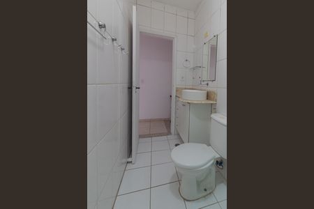 Casa de condomínio para alugar com 74m², 2 quartos e 1 vaga Casa de condomínio para alugar com 74m², 2 quartos e 1 vagaBanheiro Social