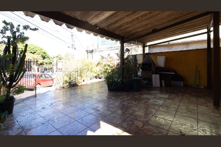 Casa à venda com 380m², 4 quartos e 4 vagas Casa à venda com 380m², 4 quartos e 4 vagasGaragem