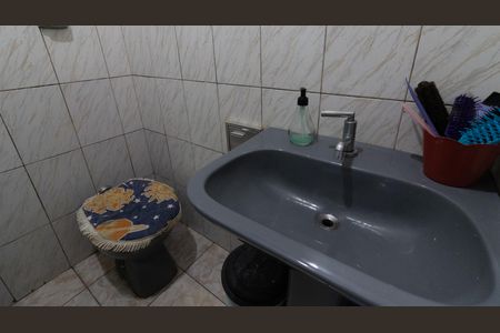 Casa à venda com 380m², 4 quartos e 4 vagas Casa à venda com 380m², 4 quartos e 4 vagasCasa 2- Banheiro 2