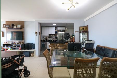 Apartamento à venda com 107m², 3 quartos e 3 vagas Apartamento à venda com 107m², 3 quartos e 3 vagasSala de Jantar