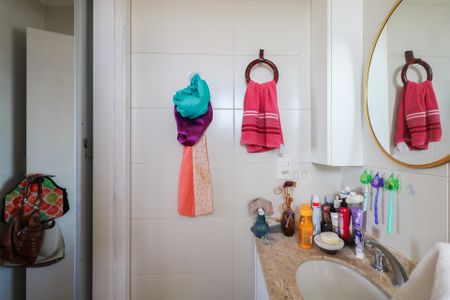 Apartamento à venda com 107m², 3 quartos e 3 vagas Apartamento à venda com 107m², 3 quartos e 3 vagasBanheiro da Suíte