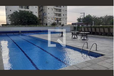 Apartamento à venda com 107m², 3 quartos e 3 vagas Apartamento à venda com 107m², 3 quartos e 3 vagasÁrea comum - Piscina
