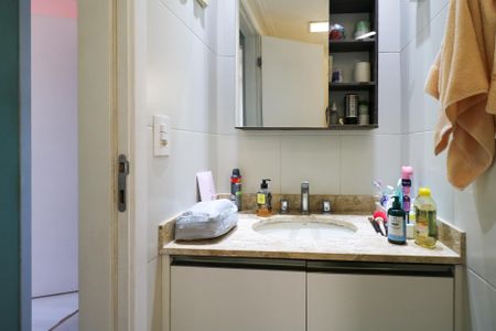 Apartamento à venda com 107m², 3 quartos e 3 vagas Apartamento à venda com 107m², 3 quartos e 3 vagasBanheiro Social