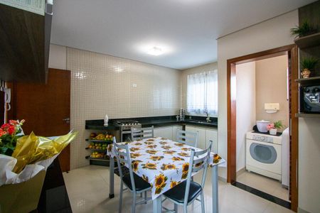 Casa à venda com 212m², 3 quartos e 5 vagas Casa à venda com 212m², 3 quartos e 5 vagasCozinha