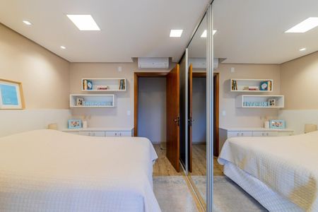 Casa de condomínio à venda com 182m², 3 quartos e 2 vagas