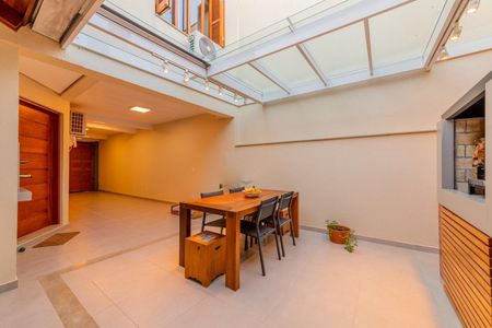 Casa de condomínio à venda com 182m², 3 quartos e 2 vagas