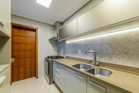 Casa de condomínio à venda com 182m², 3 quartos e 2 vagas