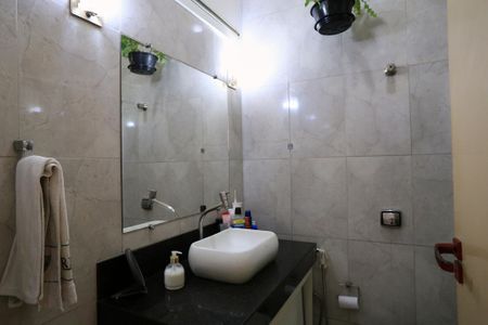 Apartamento à venda com 140m², 2 quartos e sem vaga Apartamento à venda com 140m², 2 quartos e sem vagaBanheiro